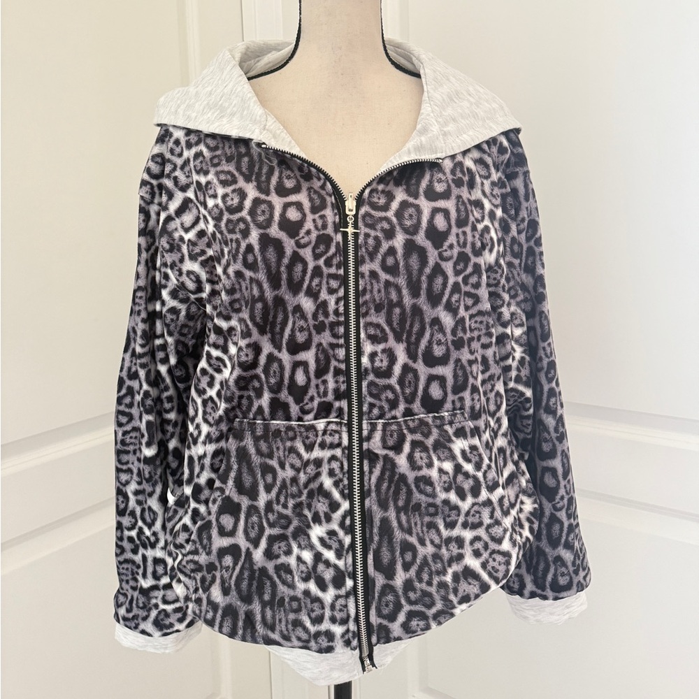Reversible Snow Leopard Print Light Grey Women's Zip Jacket